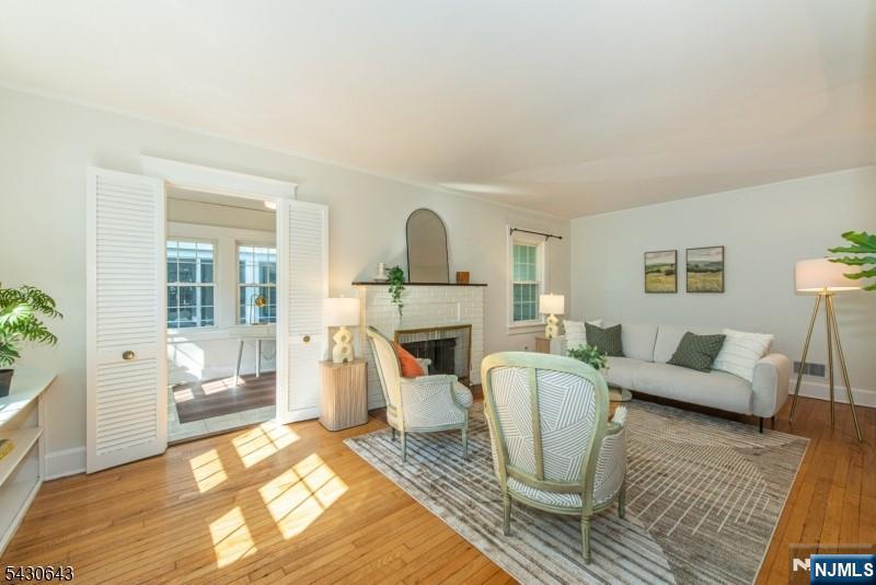 39 Essex Avenue