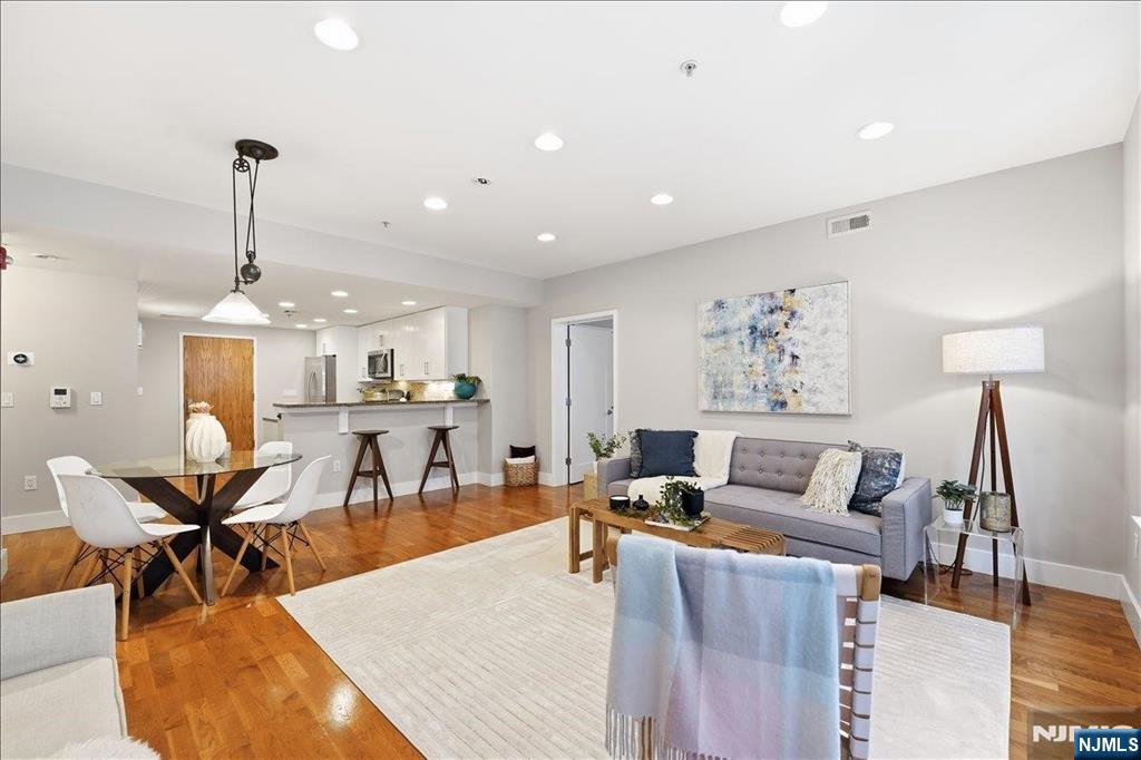 109 Harrison Street 300