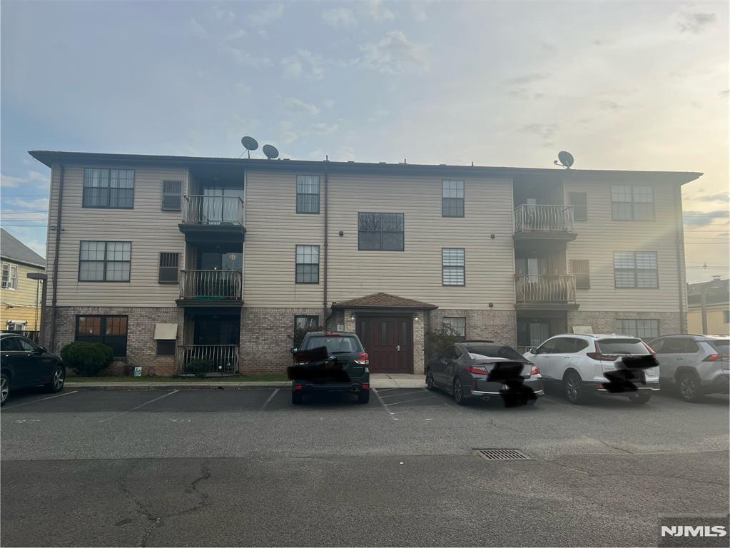 Property for Sale at 539 Bayway Avenue 2B, Elizabeth, New Jersey - Bedrooms: 2 
Bathrooms: 1  - $399,999