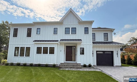 Photo of 2 Pleasant Avenue, Tenafly, NJ 07670 (MLS # 26035343)