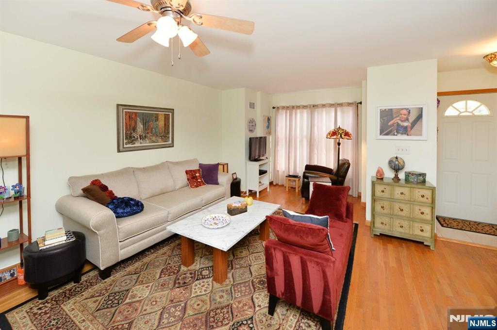 196 W Madison Avenue 15