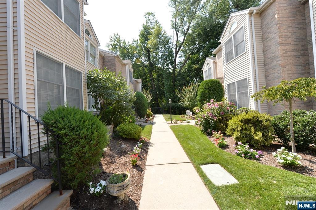 196 W Madison Avenue 15