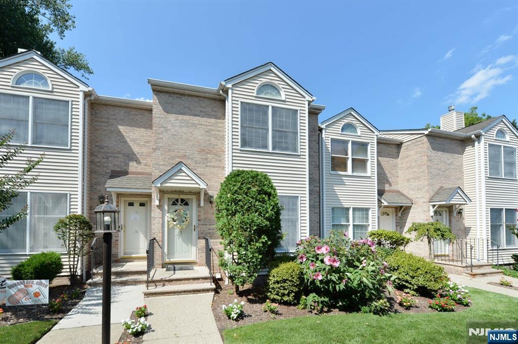 196 W Madison Avenue 15