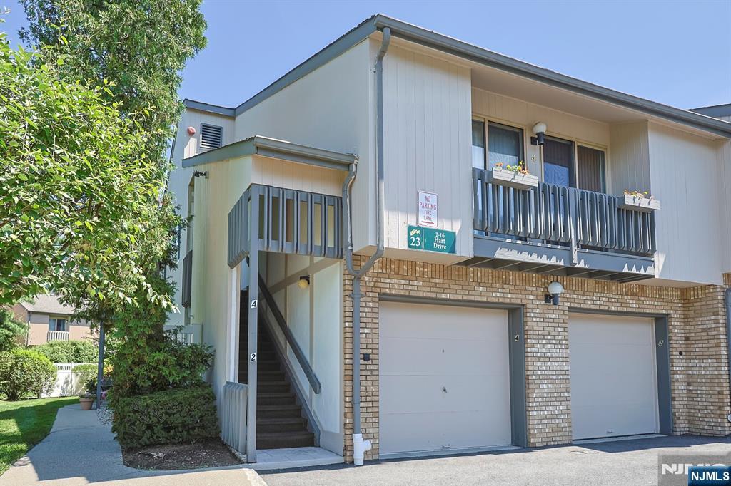 2 Hart Drive