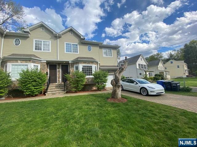 Rental Property at 116 Dean Dr A, Tenafly, New Jersey - Bedrooms: 5 
Bathrooms: 4 
Rooms: 8  - $7,200 MO.