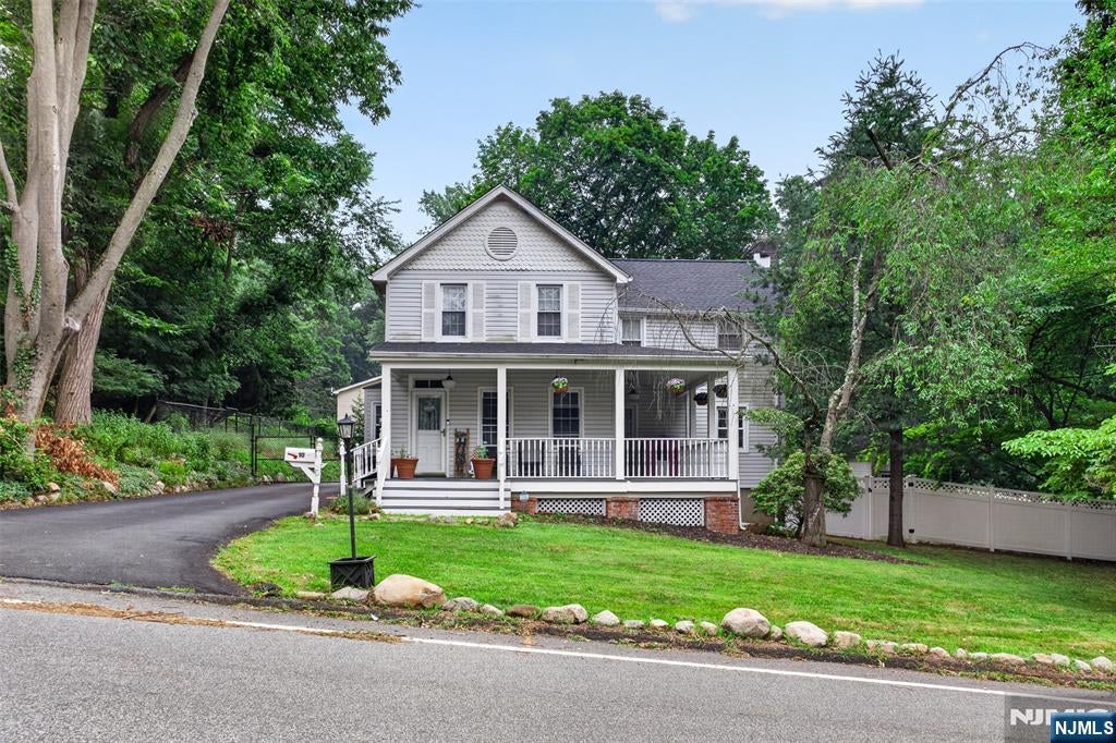 10 Prospect Avenue