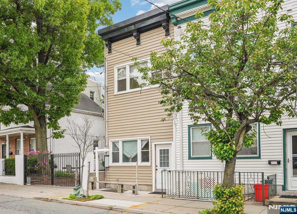 90A Hackensack Plank Road