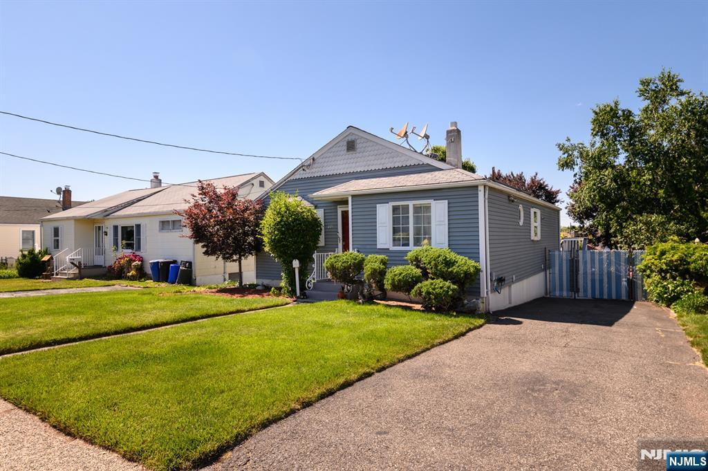 271 S Boulevard