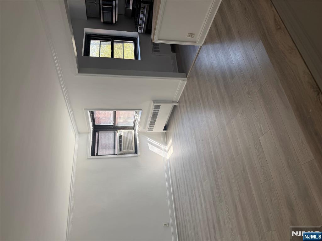 Photo 1 of 2333 Hudson Ter D2, Fort Lee, New Jersey, $2,250, Web #: 325016627