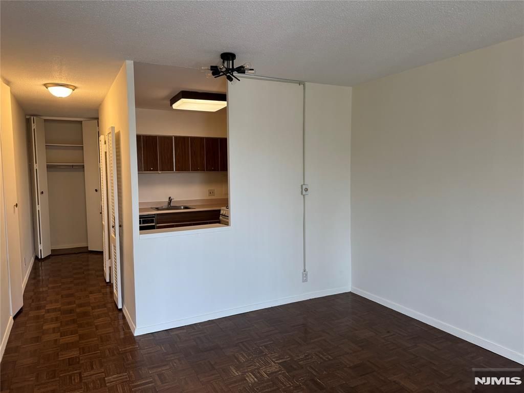 Photo of 6 Horizon Road #302, Fort Lee, NJ 07024 (MLS # 25039813)