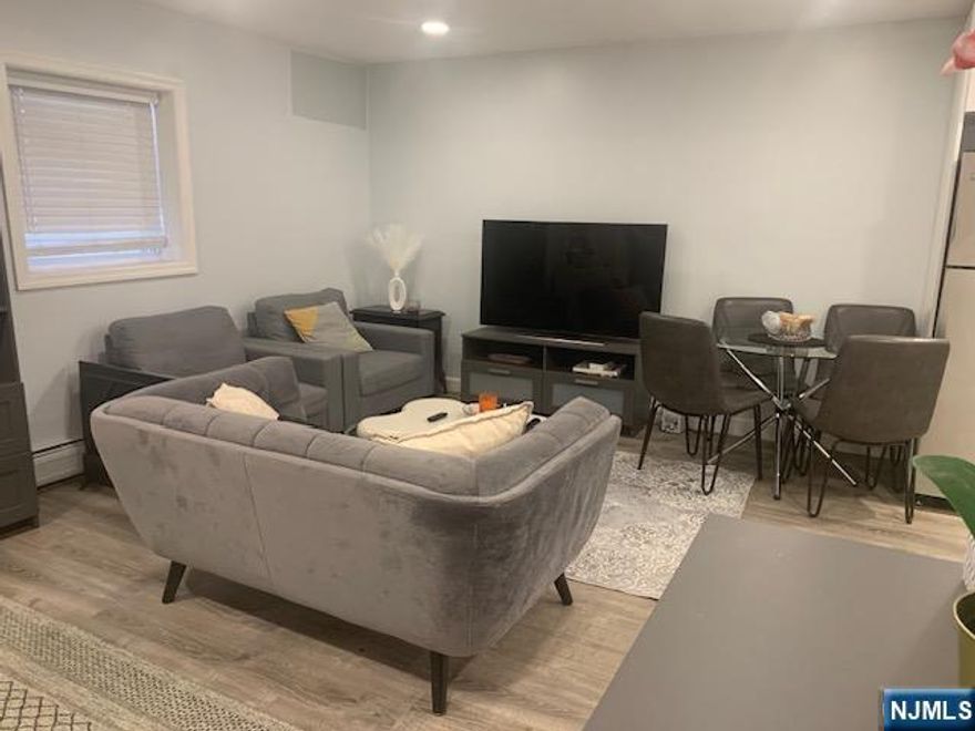 Large Studio apartment, was completely renovated and all Utilities are included in rent (Gas, Electric, Heat and Hot Water). Beautiful hardwood floors throughout, stainless steel Appliances, many closets, private Entrance. Quiet Residential location, near shopping, close to Parks.