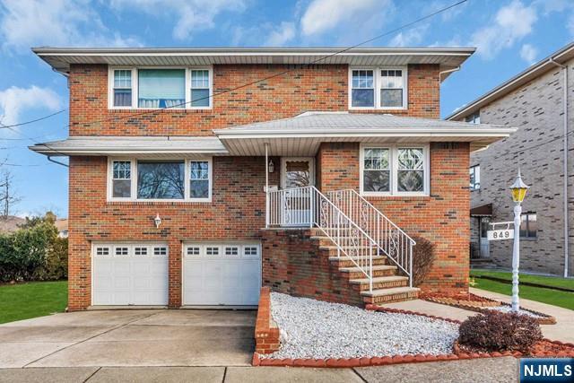 849 Elizabeth Street 1