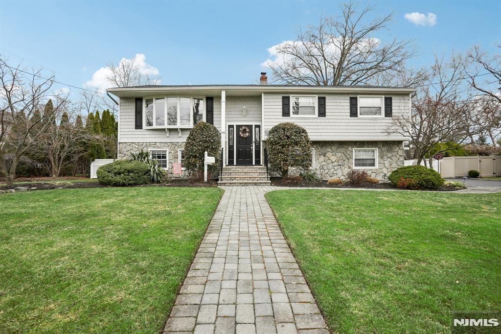 Photo of 116 Carol Place, Wayne, NJ 07470 (MLS # 26008518)