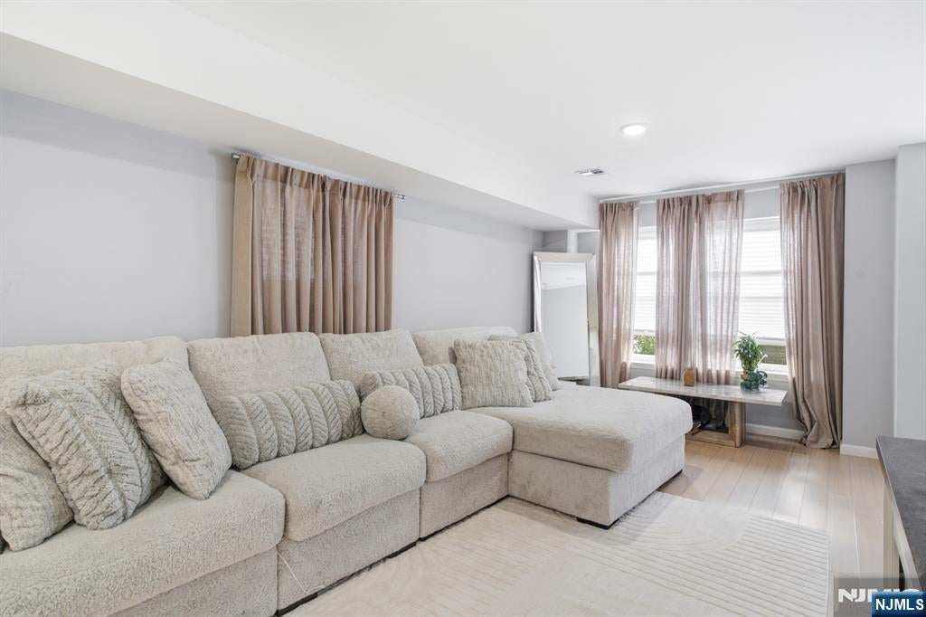 49 N 5th Street