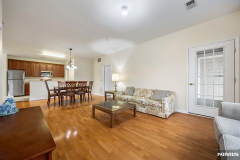 4142 Cory Lane Elmwood Park NJ 07407