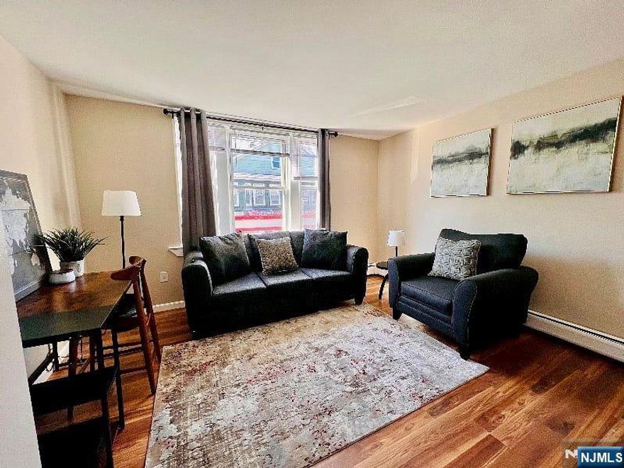 Prime Park Avenue Location â€“ 2nd Floor Apartment Enjoy the convenience of stepping right outside your door and having everything you need just moments away. This second-floor apartment is perfectly situated on vibrant Park Avenue, surrounded by a variety of restaurants, cafés, salons, and everyday essentials. A laundromat, post office, laundry, and the train station are all within easy walking distance, making commuting and daily errands effortless. Experience the comfort of a well-located home in the heart of it all. also comes with 1 car parking in shared driveway across the street. kitchen counter tops will be bran new. Tenant pays utilities