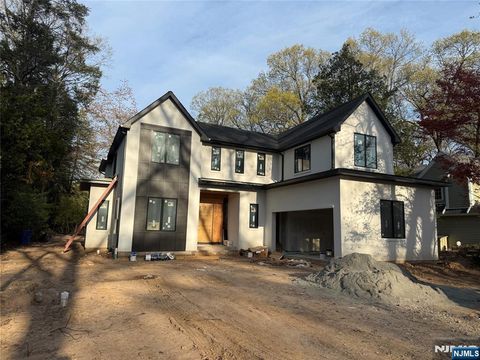 84 Depeyster Avenue Tenafly NJ 07670