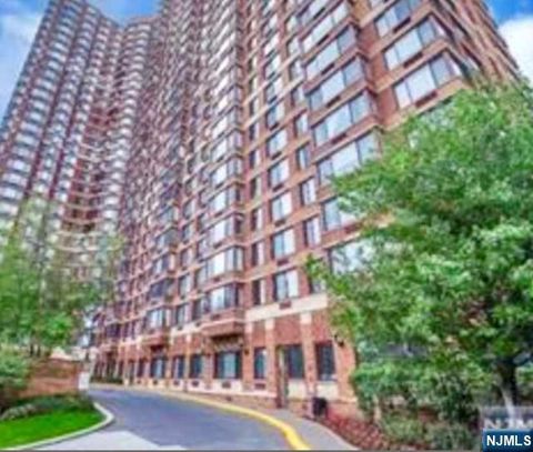 Photo of 100 Old Palisade Rd #2613, Fort Lee, NJ 07024 (MLS # 25035612)