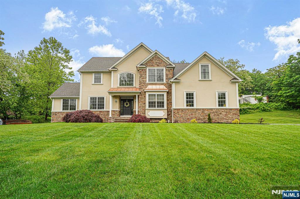 Property for Sale at 21 Kokora Ave, Montville Twp, New Jersey - Bedrooms: 4 
Bathrooms: 5 
Rooms: 12  - $1,149,000