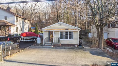 354 Maxim Drive Hopatcong NJ 07843