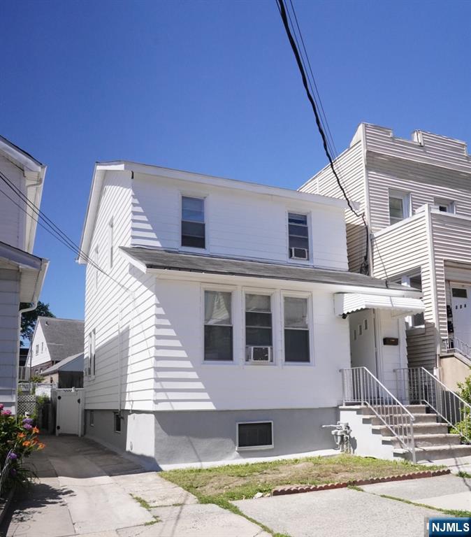 222 Riverview Place
