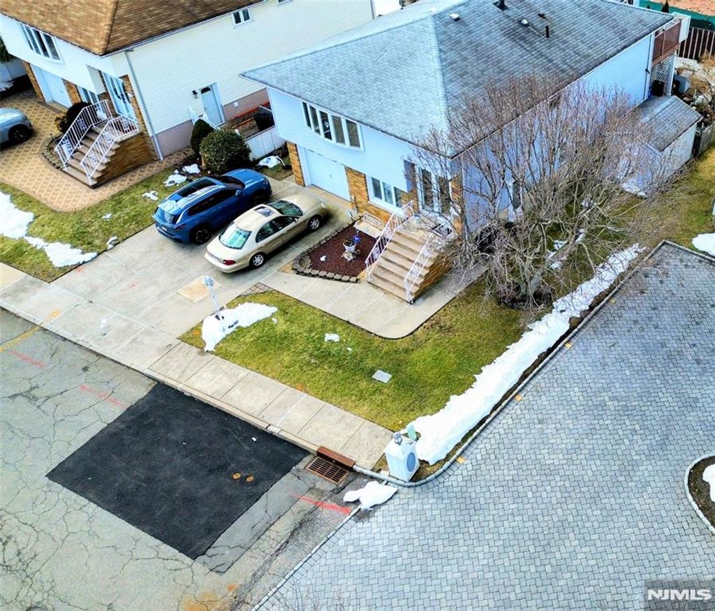 Photo of 1033 Park Drive, Secaucus, NJ 07094 (MLS # 26007838)