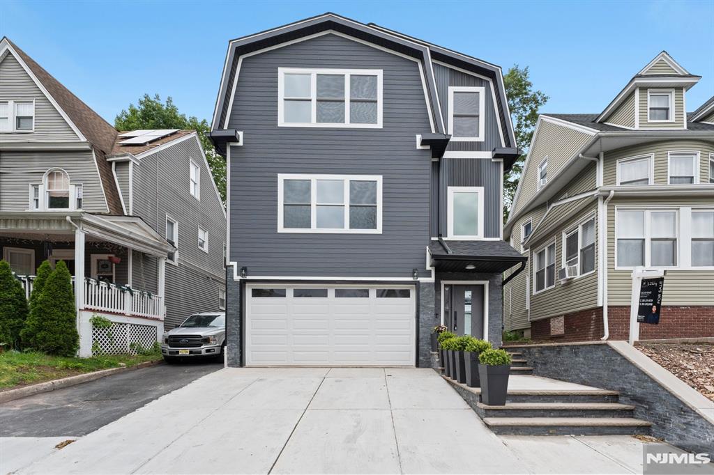 Property for Sale at 71 Watson Avenue, East Orange, New Jersey - Bedrooms: 6 
Bathrooms: 5 
Rooms: 12  - $799,999