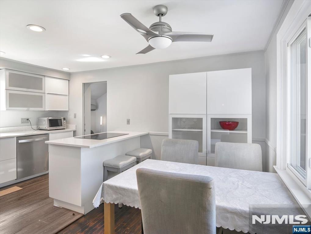 12 Nutwold Avenue