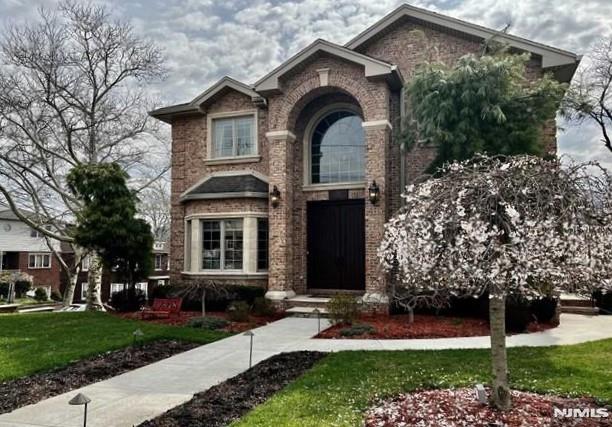 Rental Property at 370 Morse, Ridgefield, New Jersey - Bedrooms: 3 
Bathrooms: 4 
Rooms: 10  - $5,000 MO.