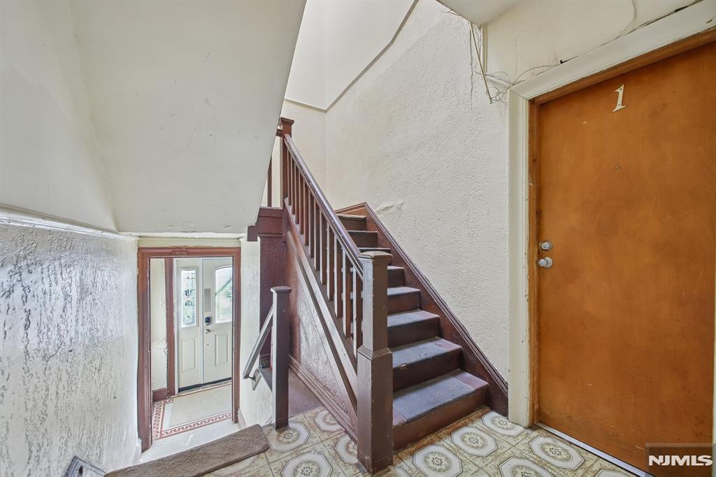 17 Myrtle Avenue