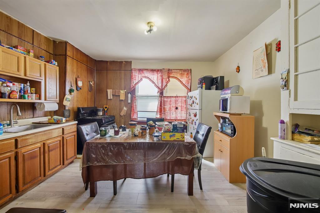 17 Myrtle Avenue