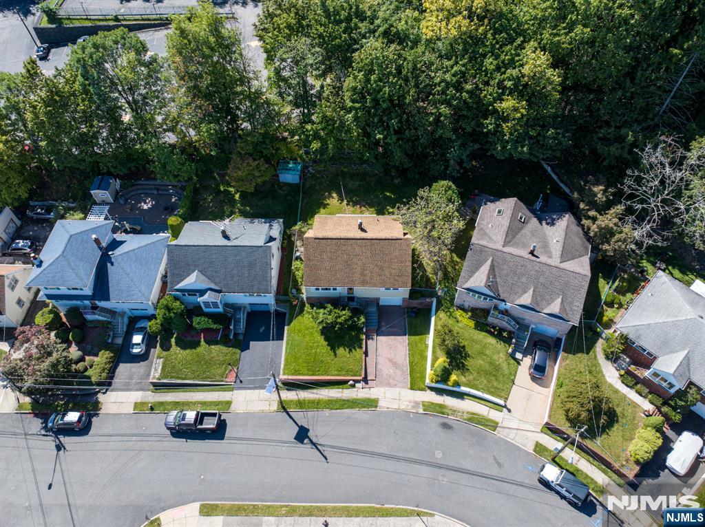 31 Dewey Avenue