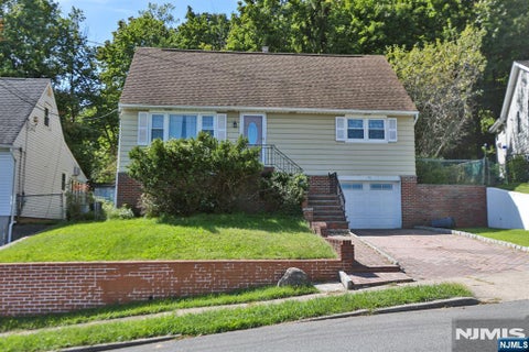 Photo of 31 Dewey Avenue, Clifton, NJ 07013 (MLS # 26040184)