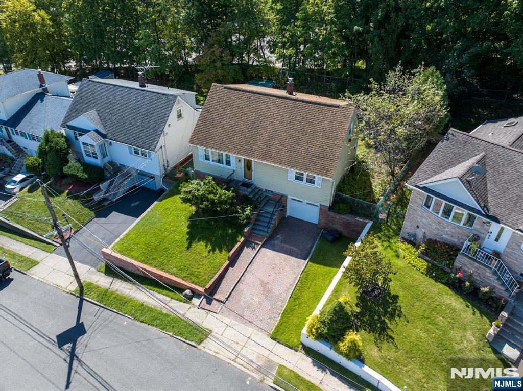 31 Dewey Avenue