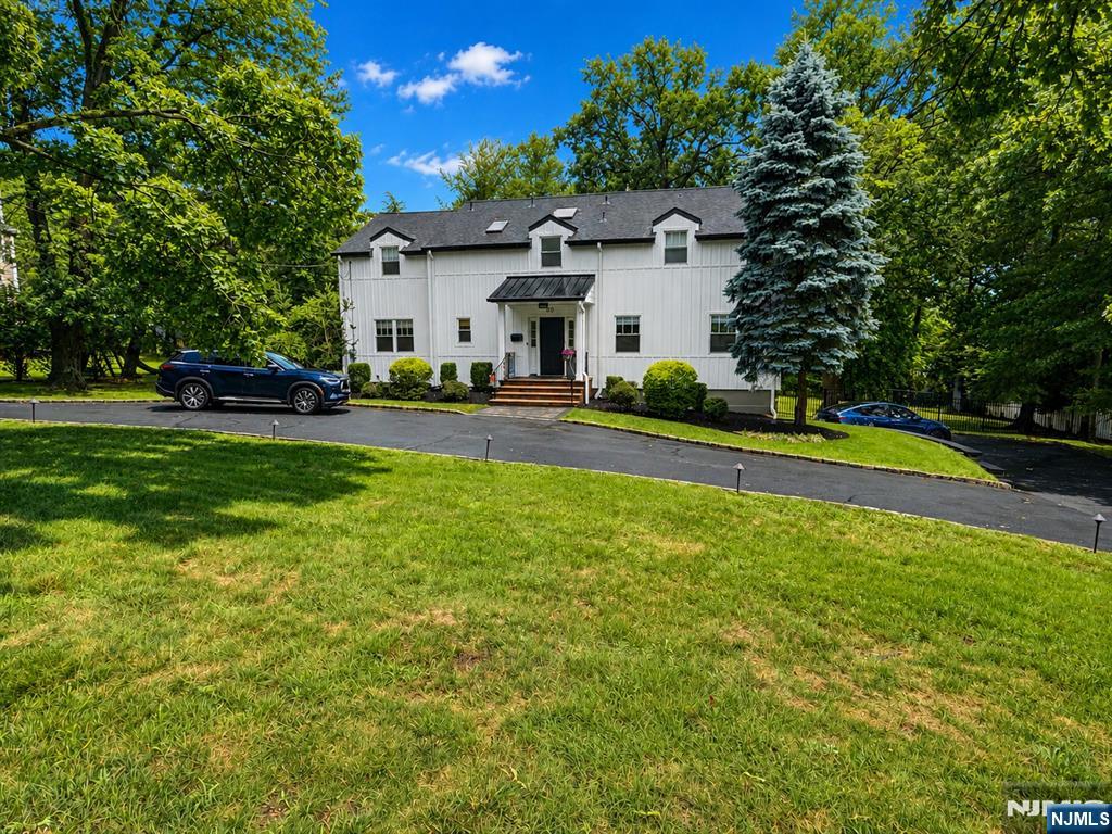 69 N Hillside Avenue