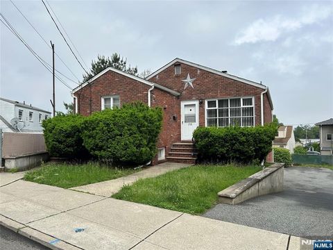 218 Corabelle Avenue Lodi NJ 07644