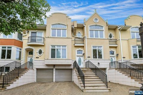 Photo of 110 Winding Creek, Old Tappan, NJ 07675 (MLS # 26017857)