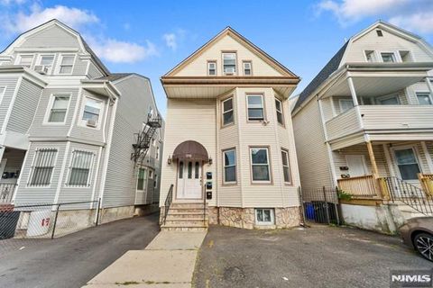 176 N 16th Street East Orange NJ 07017