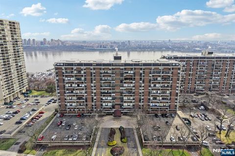 Photo of 2 Horizon Road #1428, Fort Lee, NJ 07024 (MLS # 26010126)