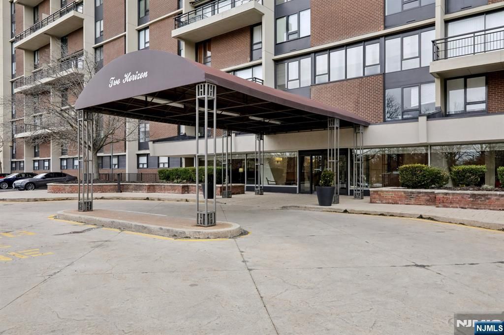 Photo of 2 Horizon Road #1428, Fort Lee, NJ 07024 (MLS # 26010126)