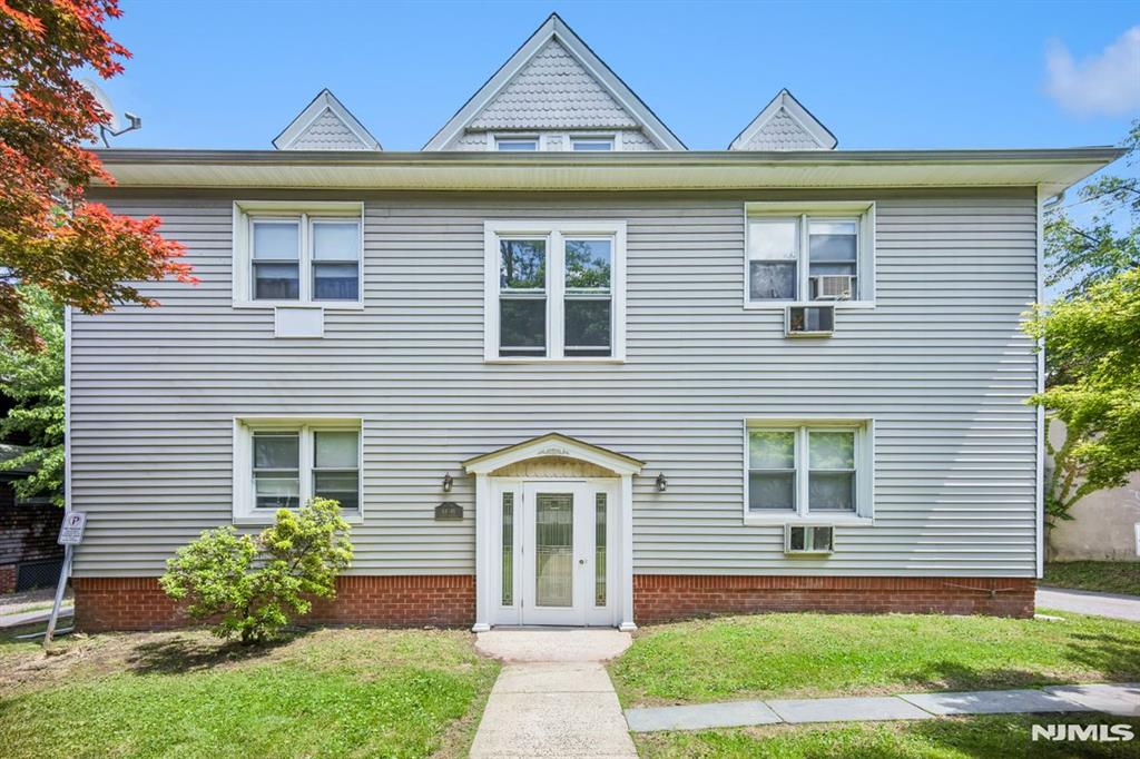 44-46 Gates Avenue
