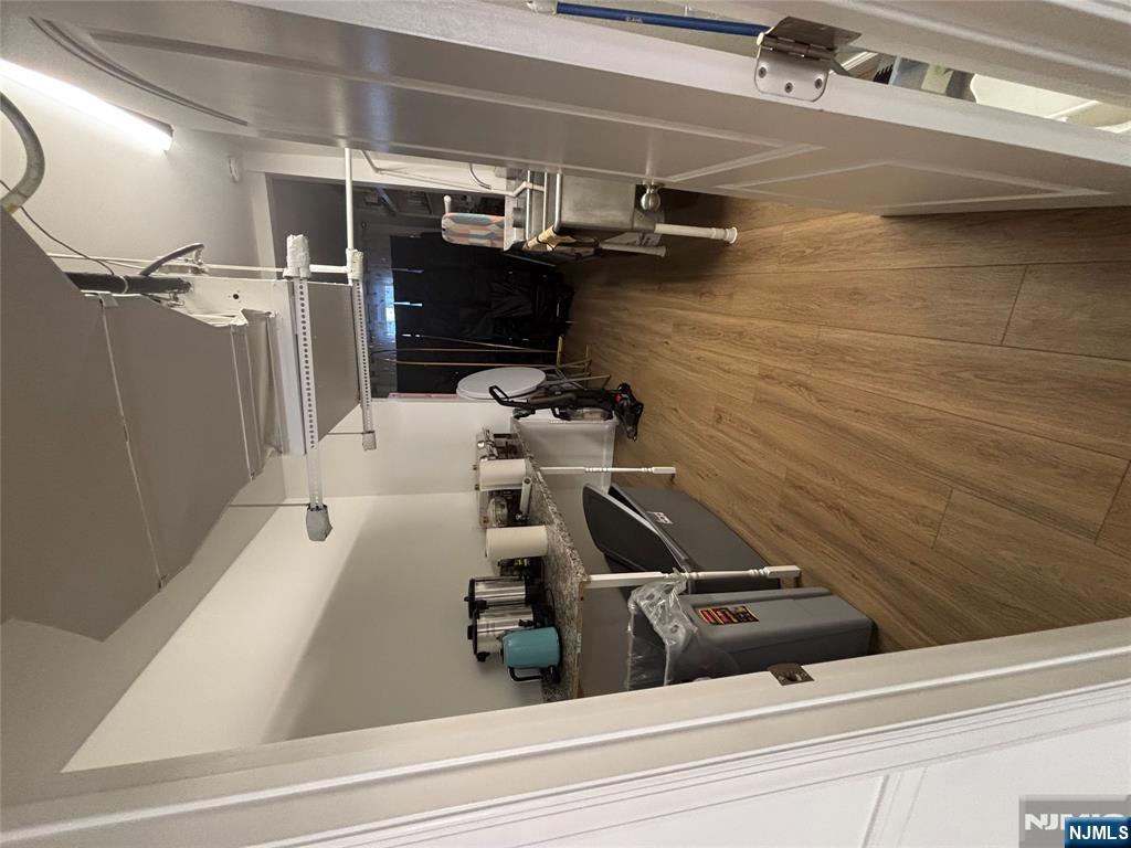 222 Macarthur Avenue