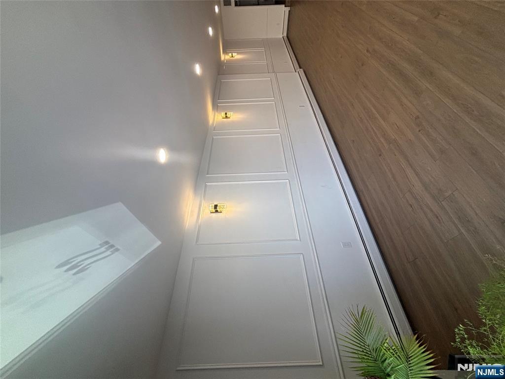 222 Macarthur Avenue