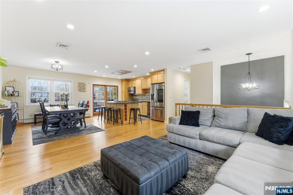 1 Chalen Court