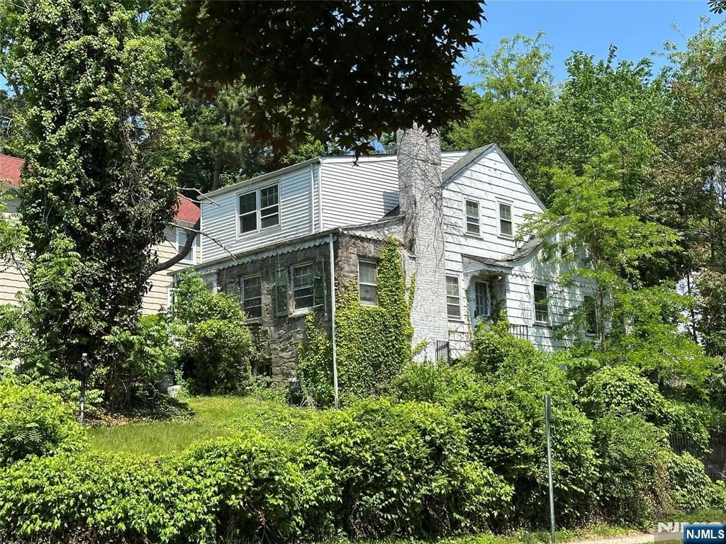 Photo of 203 S Conway Court, South Orange Village, NJ 07079 (MLS # 26018263)