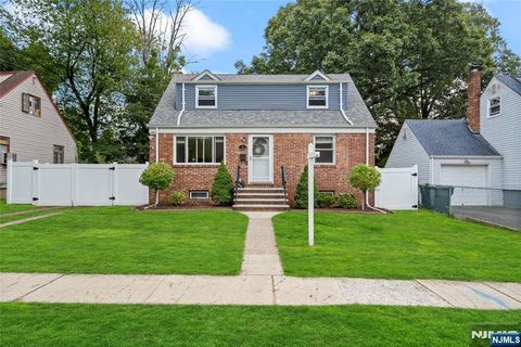 Photo of 15 Brown Place, Bergenfield, NJ 07621 (MLS # 25031930)