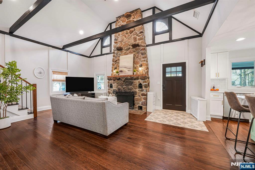 8 Mountainside Drive