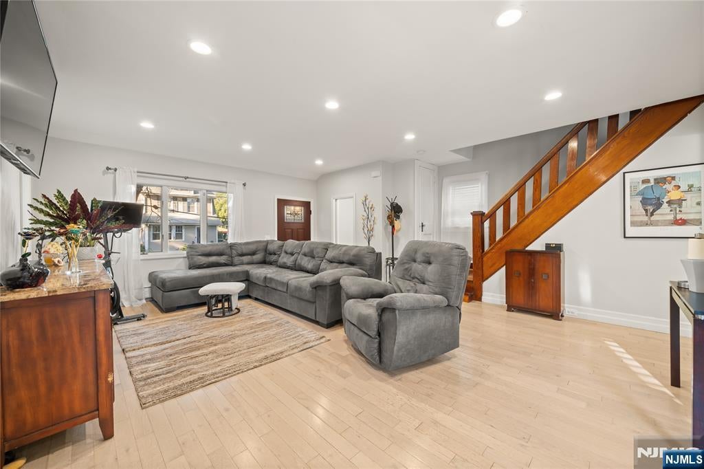171 Oak Ridge Avenue