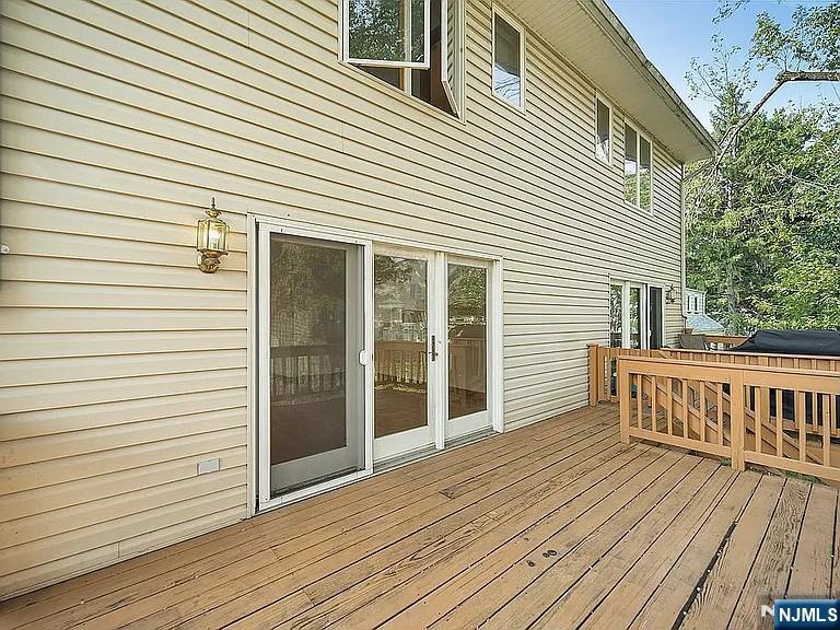 5 Roosevelt Avenue B