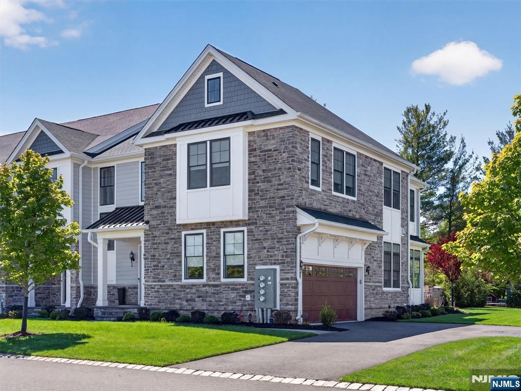 19 Woodmont Circle